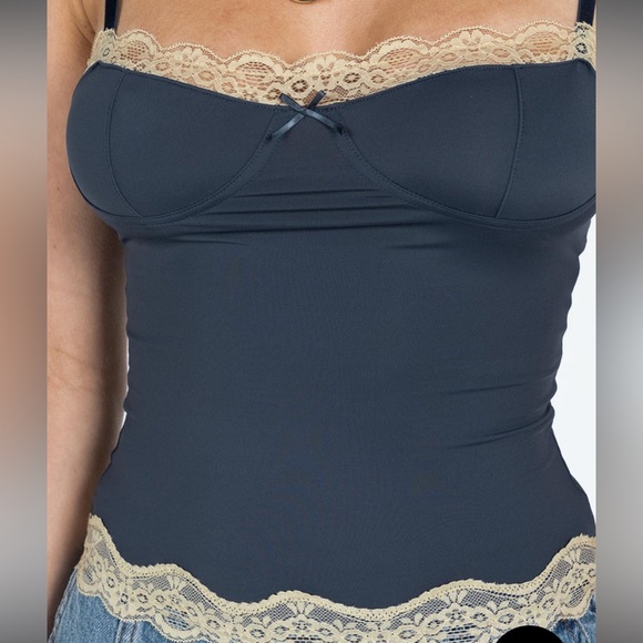 Lioness top model tank top - Picture 4 of 4